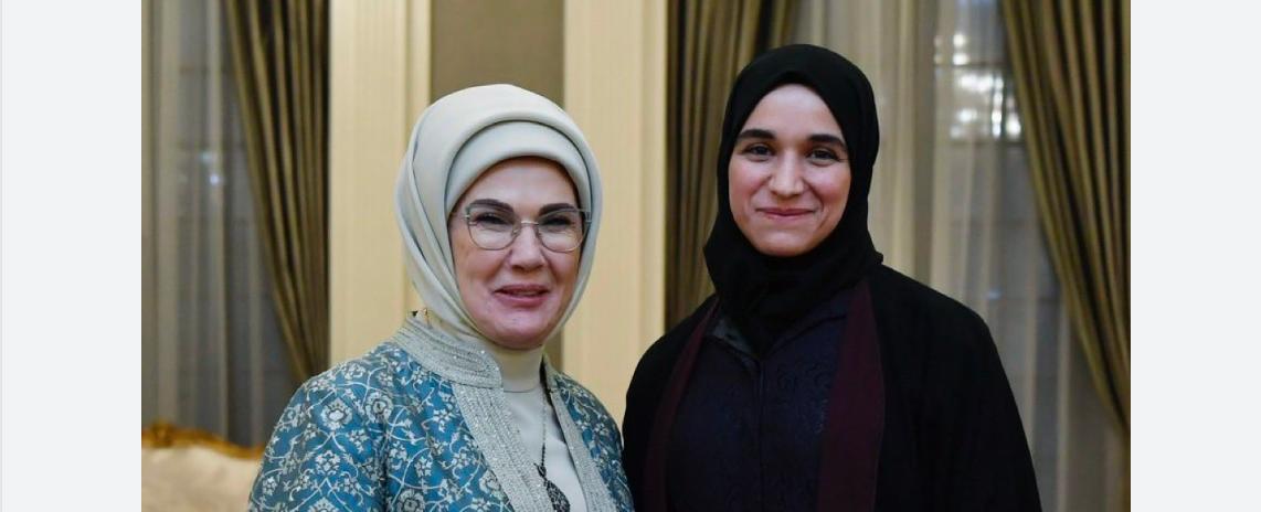 أول صورة رسمية لـ لطيفة الشرع مع أمينة أردوغان