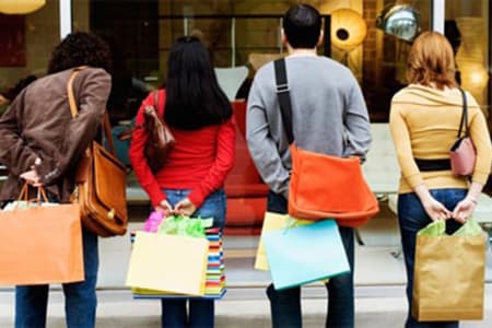 "إدمان" التسوّق خلال الأعياد... أسبابه وطرق الوقاية منه!