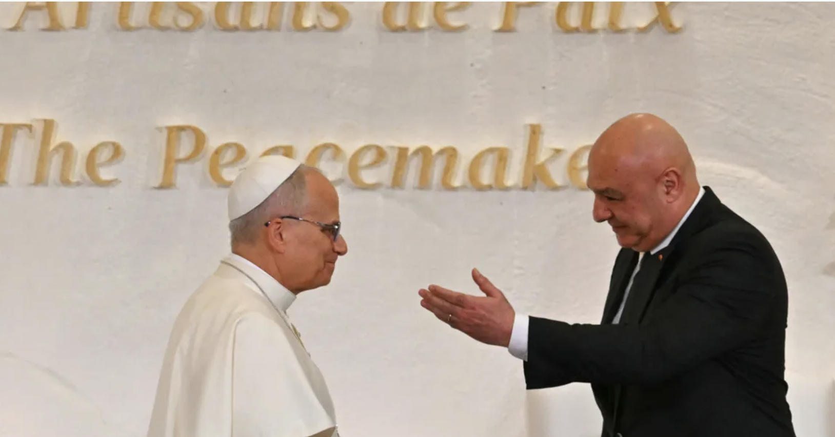 عون للبابا: لن نستسلم... وبقاء لبنان شرط لسلام المنطقة 