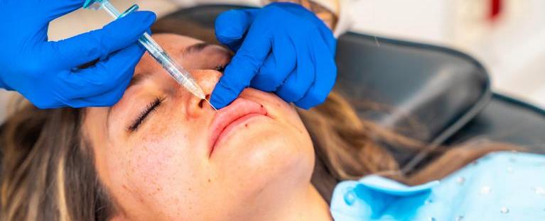 بعد وفاة عروس... ما هي مخاطر الحقن التجميلية؟