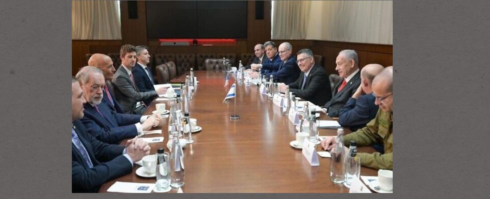 التسوية مع سوريا وإشراك تركيا في القوة الدولية الخاصة بغزة محور لقاء توم براك مع نتنياهو في إسرائيل