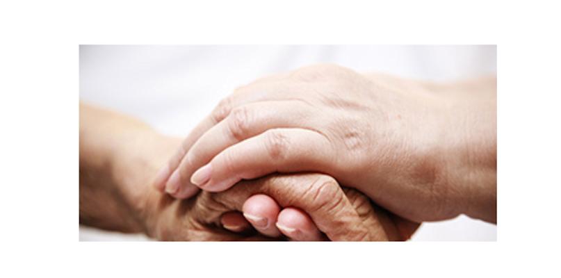 برّ الوالدين.. جدل يعيد تعريف علاقة الأهل بالأبناء