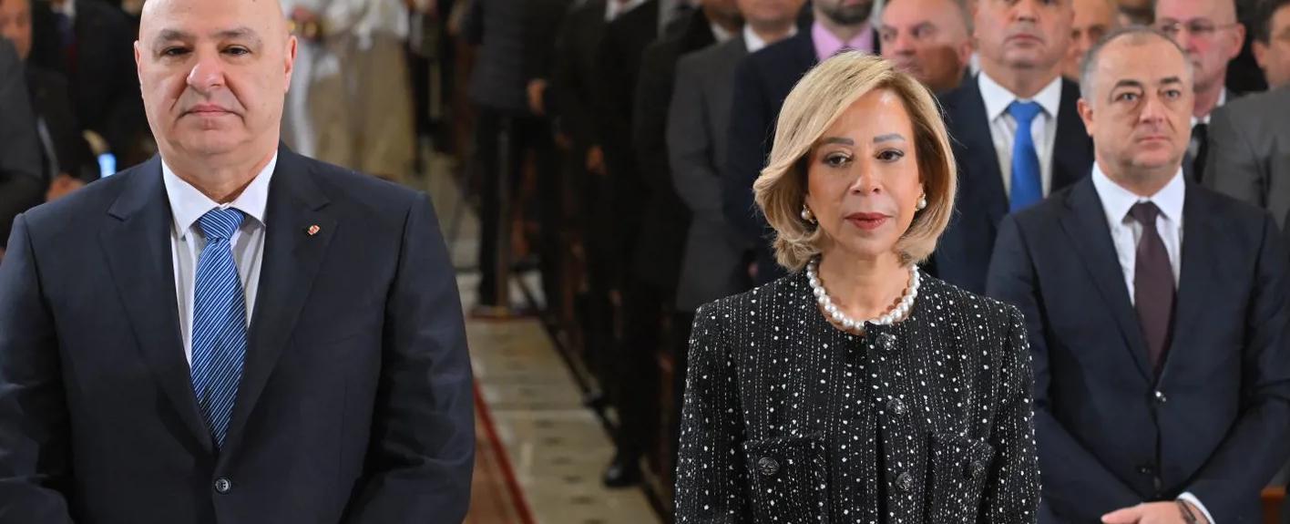 حضور عصري وأنيق للبنانية الأولى... بتوقيع  إيلي صعب