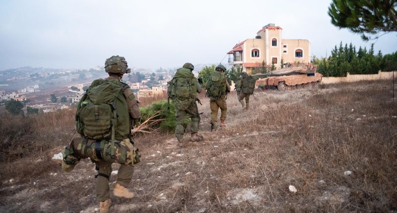 مراسل عسكري إسرائيلي "يشرح" منهجية تصدي "المقاومة الإسلامية" للتوغل البري في جنوب لبنان