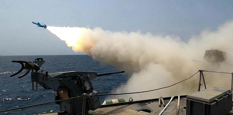 "القوة الضاربة" في الشرق الأوسط: رسائل ردع أميركية والإمارات ترفع خطّ الحياد