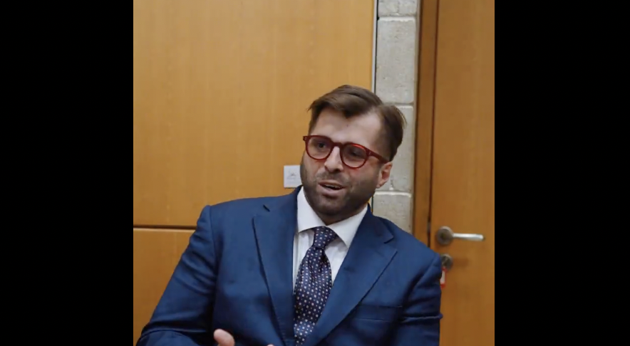 "علي" في القصر الجمهوري... المطلوب إنصاف أمثاله وليس تمجيد الخطوة