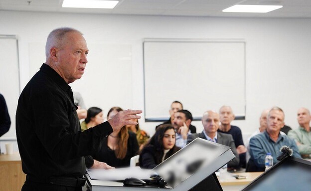 غالانت يُبلغ نظيره الأميركي قرار التصعيد ضد "حزب الله" والطائرات المدمّرة تحلّق والتصعيد من عشر درجات