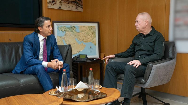 هذا ما قاله هوكشتاين للمسؤولين الاسرائيليين عن الحرب والحل وهكذا رد عليه  نتنياهو وغالانت!