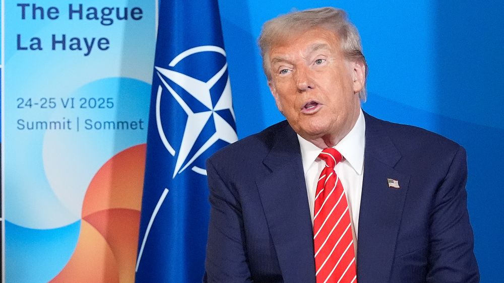 ترامب ممعنًا في إهانة إيران: "حذّرتنا من الضربة وقد نوقّع اتفاقًا معها"