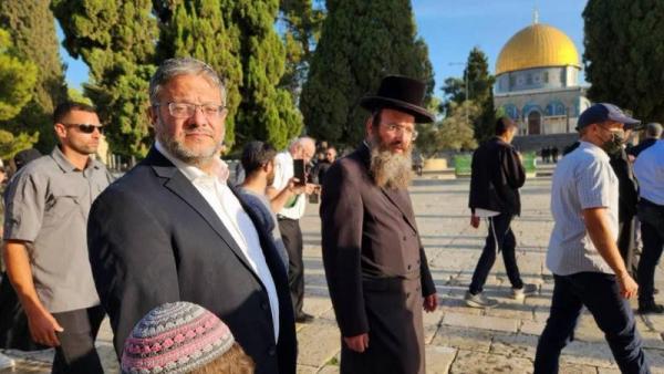 بن غفير يقتحم المسجد الأقصى.. مقتل فتى فلسطيني ومواجهات عنيفة مع الجيش الإسرائيلي