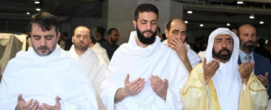 الشرع والشيباني يؤديان مناسك العمرة في مكة