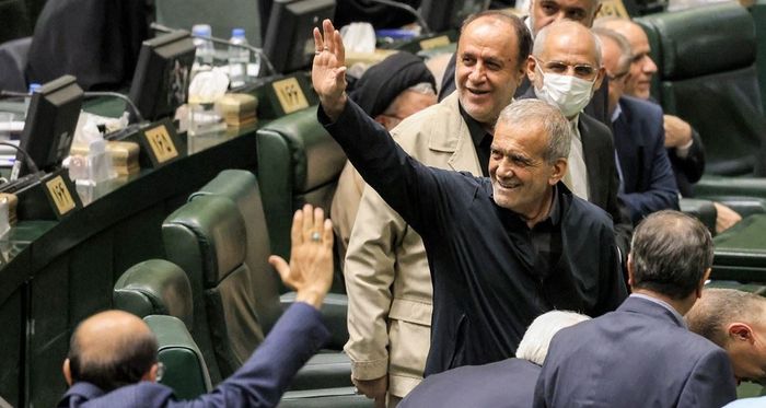 الرئيس الإيراني: حرب اليوم هي حرب اقتصادية وليست حرب قنابل وصواريخ