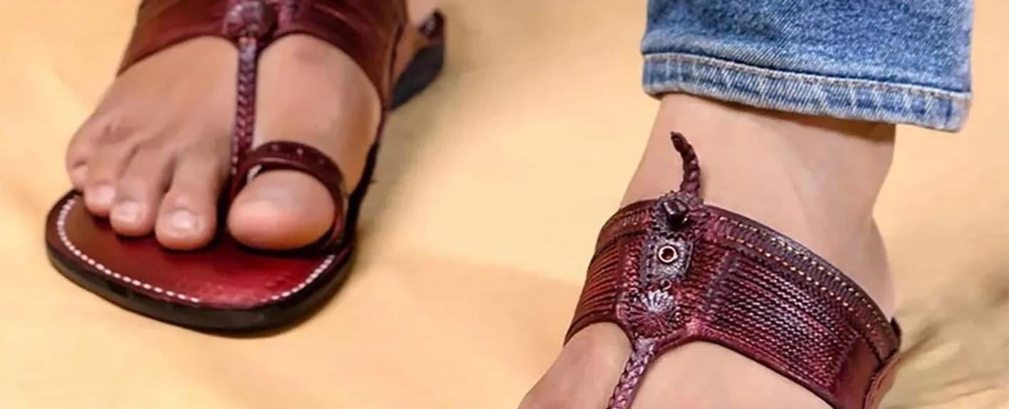 "فضيحة الصندل"... "برادا" تعترف باستيحاء تصميمه من التراث الهندي