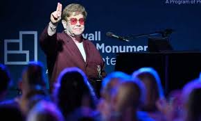 "فقدت بصري".. إيلتون جون يصدم محبيه 