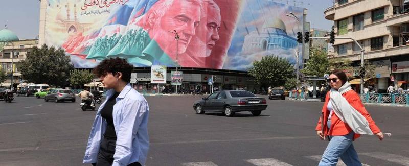 هل يقتدي "حزب الله" بإيران "الفخورة" بضبط النفس بعد اغتيال هنية؟