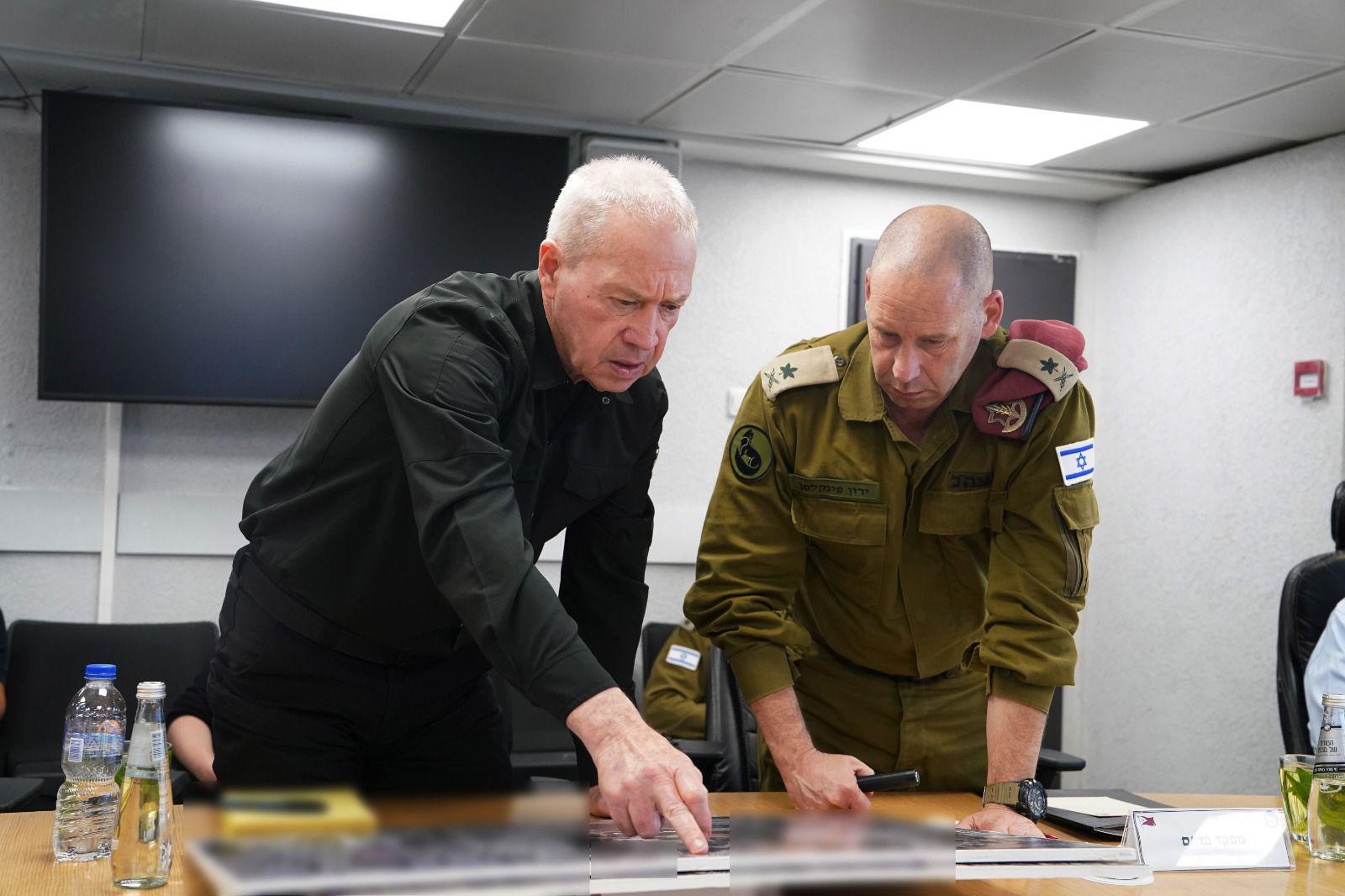 وزير الدفاع الاسرائيلي يهاجم فرنسا ويرفض وساطتها اللبنانية.. لماذا؟