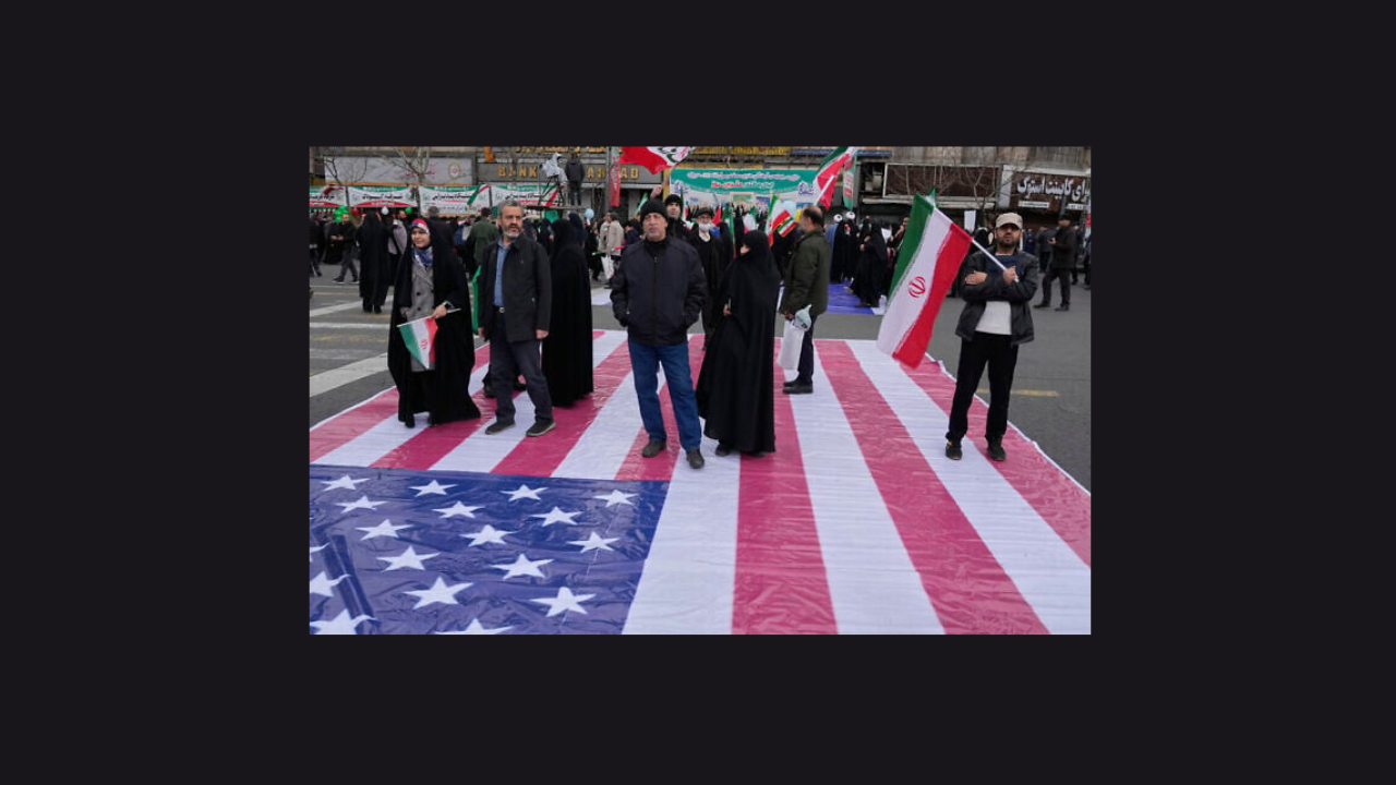 إقالة مسؤول إعلامي في إيران بعد هتاف "الموت لخامنئي" على الهواء