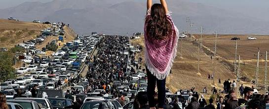 إيرانيات ينتفضن ضد البطش.. الحجاب لم يعد قدَرًا