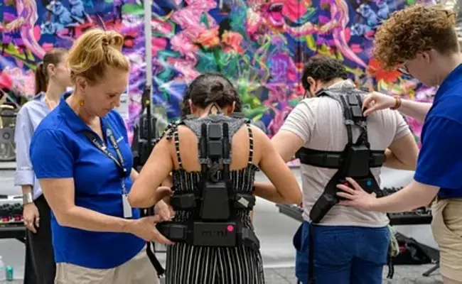 برمجة سُترات تمكّن الصمّ من الاستمتاع بالموسيقى