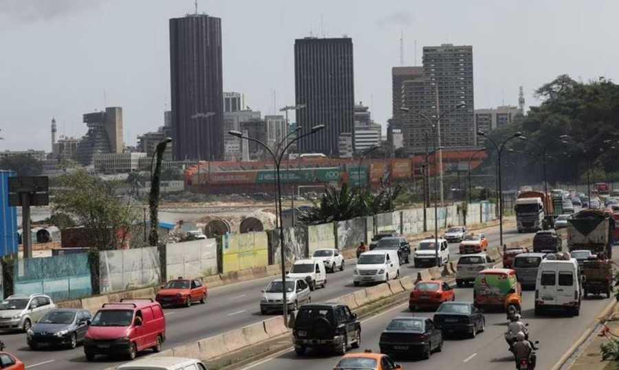 أبيدجان تتّهم مجموعة لبنانية بالإتجار بجوازات السفر الإيفواريّة