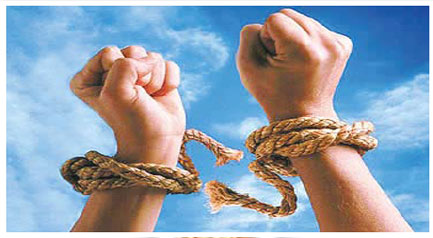  ثمانية دروس حياتية قد تغيّر نظرتك للعالم... وتحرّرك من قيود القلق