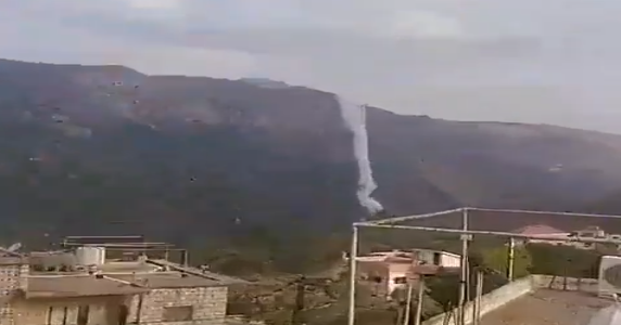 شاب يصوّر انطلاق راجمة صواريخ لحزب الله من دير ميماس:  شتمه ثم اعتذر! 