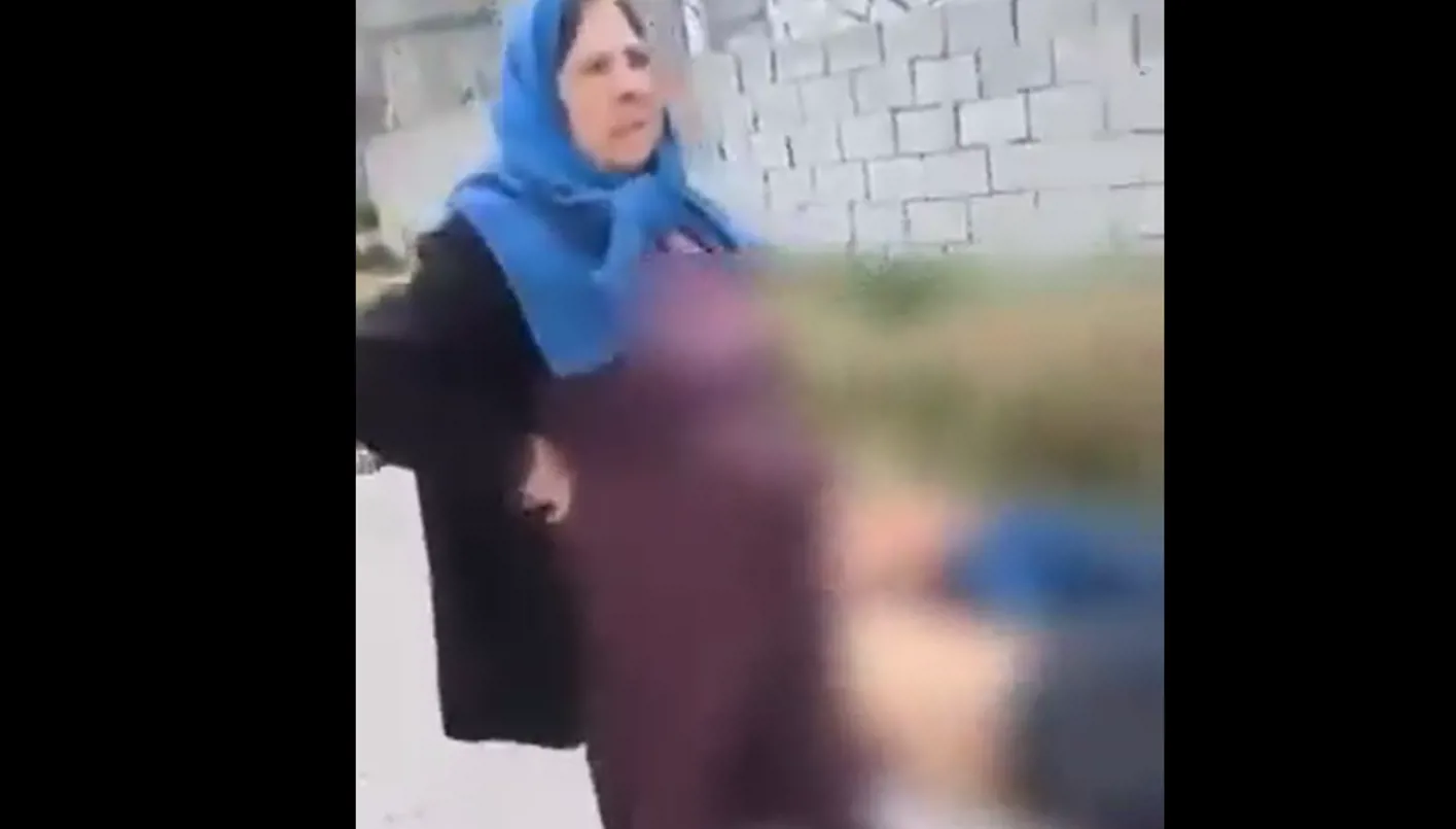 قضية الأم السورية الثكلى تتفاعل.. من قتل أولادها عناصر النظام البائد أم الحالي؟ 