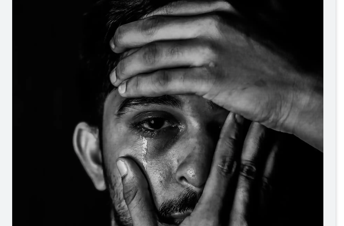 جلد الذات.. أسبابه وأعراضه وطرق تجاوزه 