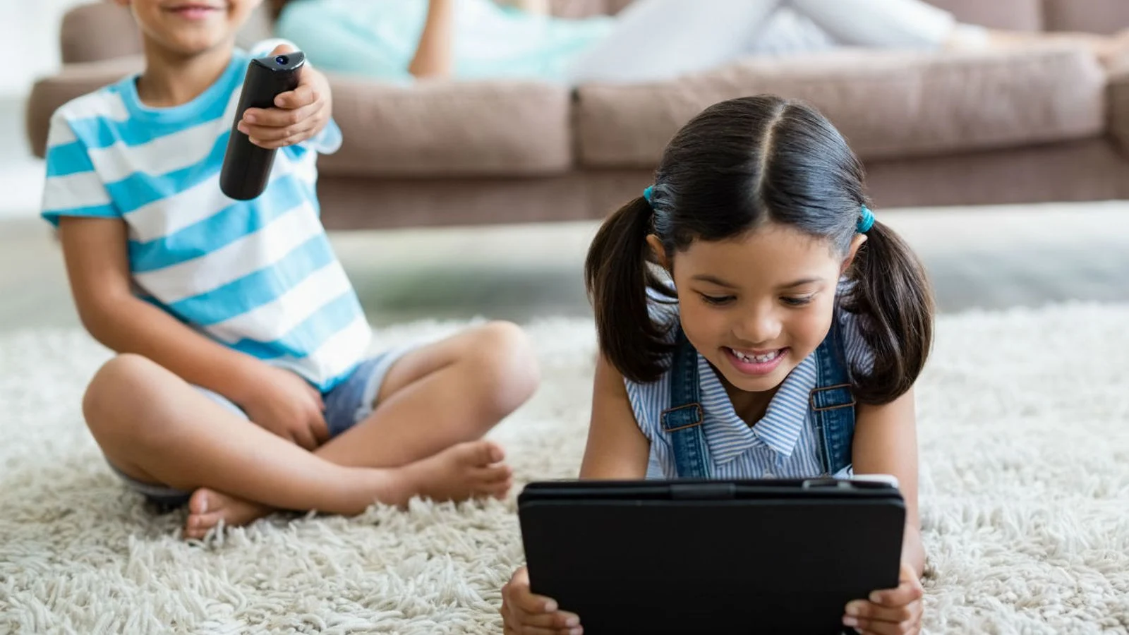 تحذير: تعرّض الأطفال للشاشات يؤثر على تطوّرهم اللغوي