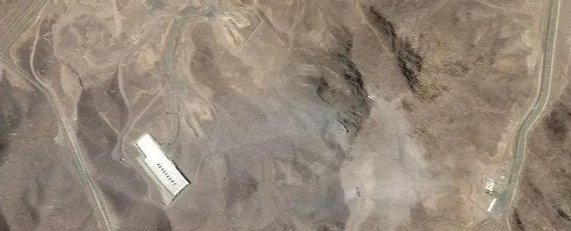 صورة.. هكذا بدا محيط منشأة "فوردو" بعد القصف الأميركي