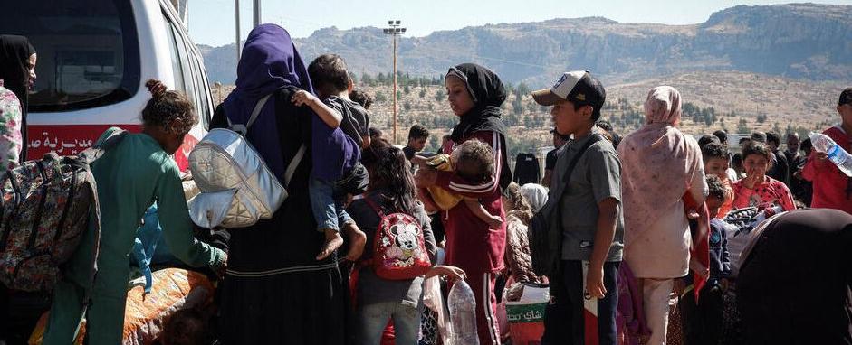 تجارة المعابر.. الجيش السوري يستغل مأساة العائدين من لبنان