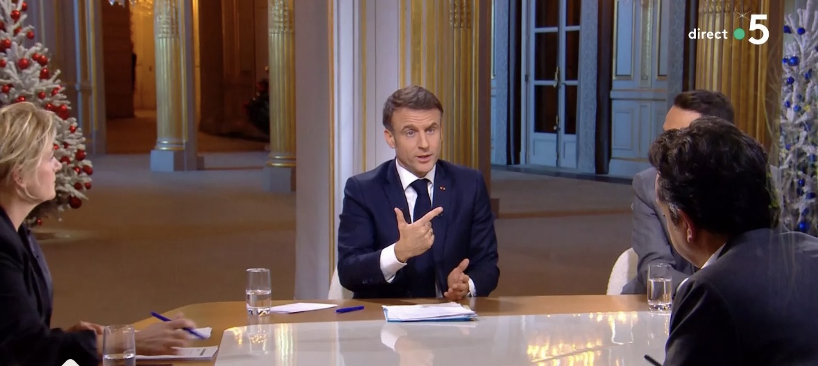 للمرة الأولى منذ وصوله إلى الرئاسة.. ماكرون يصنّف "حزب الله" ب"الجماعة الإرهابيّة"