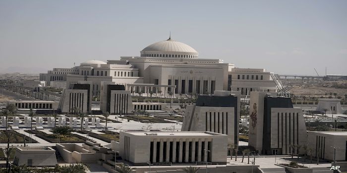 ماذا وراء مدينتين فارهتين يبنيهما السيسي ومحمد بن سلمان؟