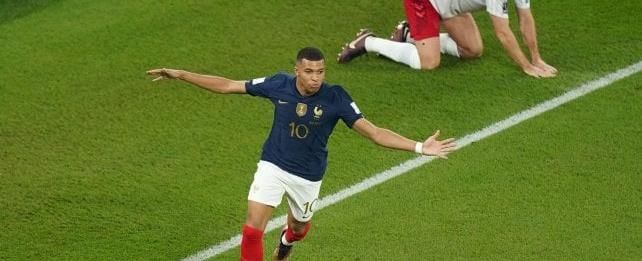 "قراصنة الإنترنت" يُجبرون مبابي على الهتاف لفلسطين!