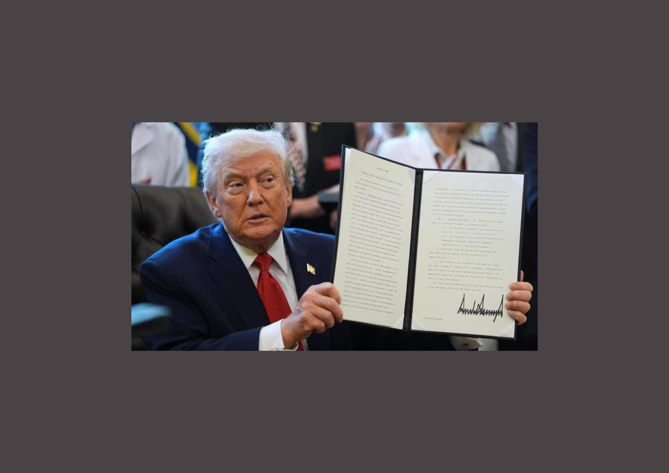 ترامب يزيل "حشيشة الكيف" من قائمة " المخدرات شديدة الخطورة"