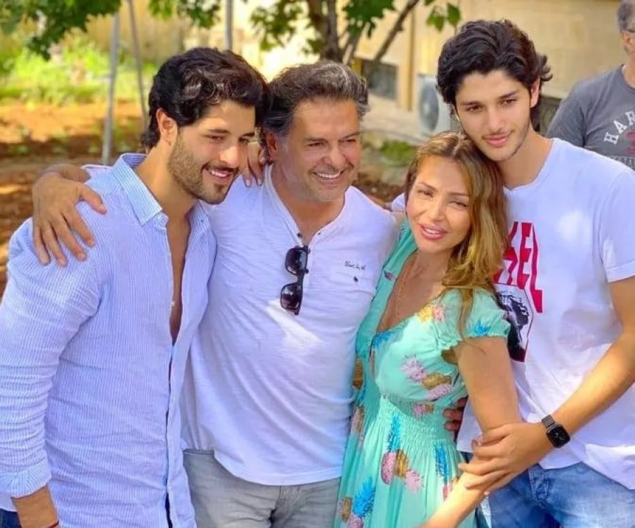 كيف ردّ راغب علامة على الشائعات التي تطال عائلته؟