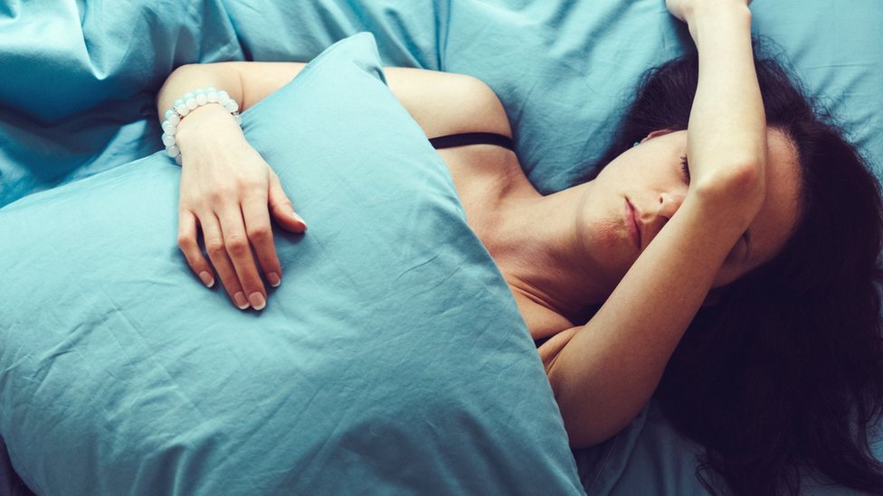 عشر نصائح تساعدك على النوم خلال موجات الحرارة