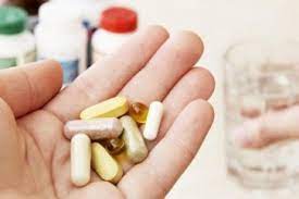 المكمّلات الغذائية.. ٥ أخطاء قد تتسبّب بأضرار فادحة في الكبد والكلى 