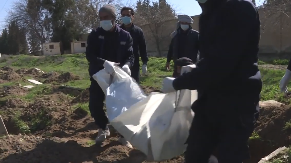 وظفهما النظام السوري بالإكراه لحفر مقابر جماعية.. شاهدان يرويان التفاصيل