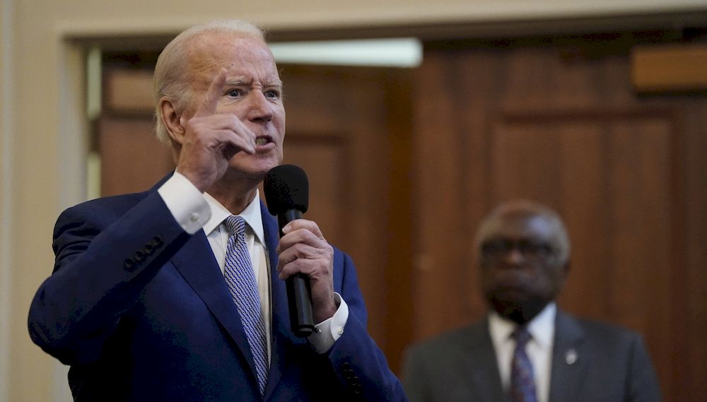 بايدن: ردّنا بدأ وسوف يستمر وقد استهدف منشآت يستخدمها "الحرس الثوري الإيراني"