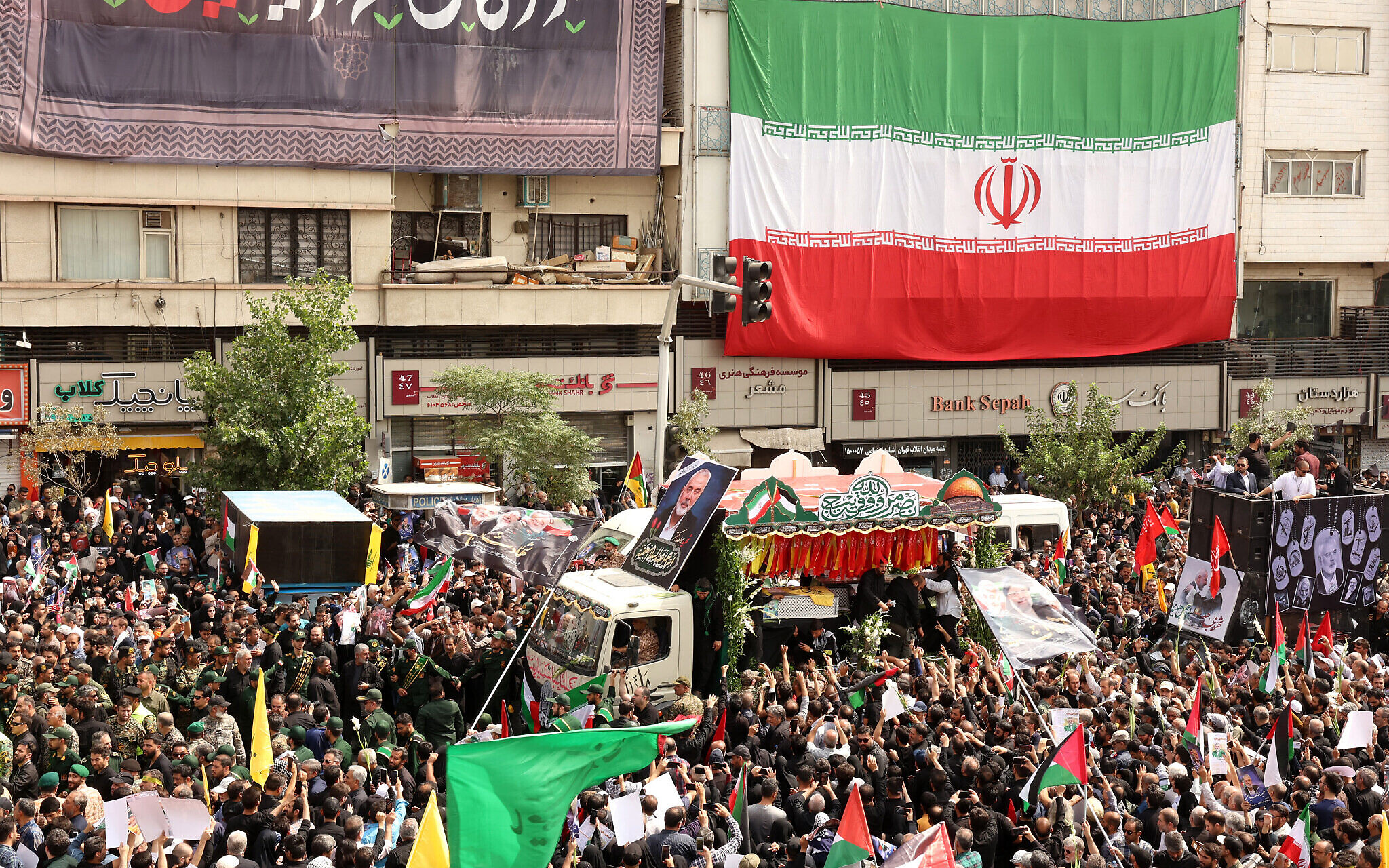 النظام الإيراني يسقط في امتحان المواجهة المباشرة مع إسرائيل