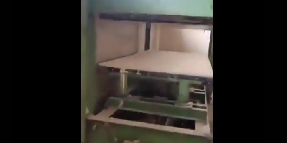 مكبس لطحن الجثث في سجن صيدنايا