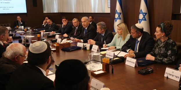 وزير الدفاع الإسرائيلي "المحتمل" يدعو الى شنّ حرب عاجلة ضد حزب الله