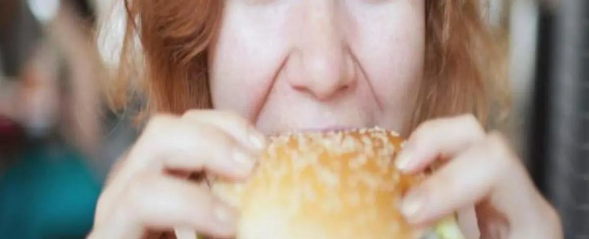 دراسة.. كل قضمة من الأطعمة فائقة المعالجة تزيد من خطر الوفاة المبكرة