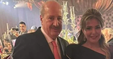 بعد 30 سنة وزواجين.. صابرين ترتبط بحبّها الأول المنتج عامر الصباح