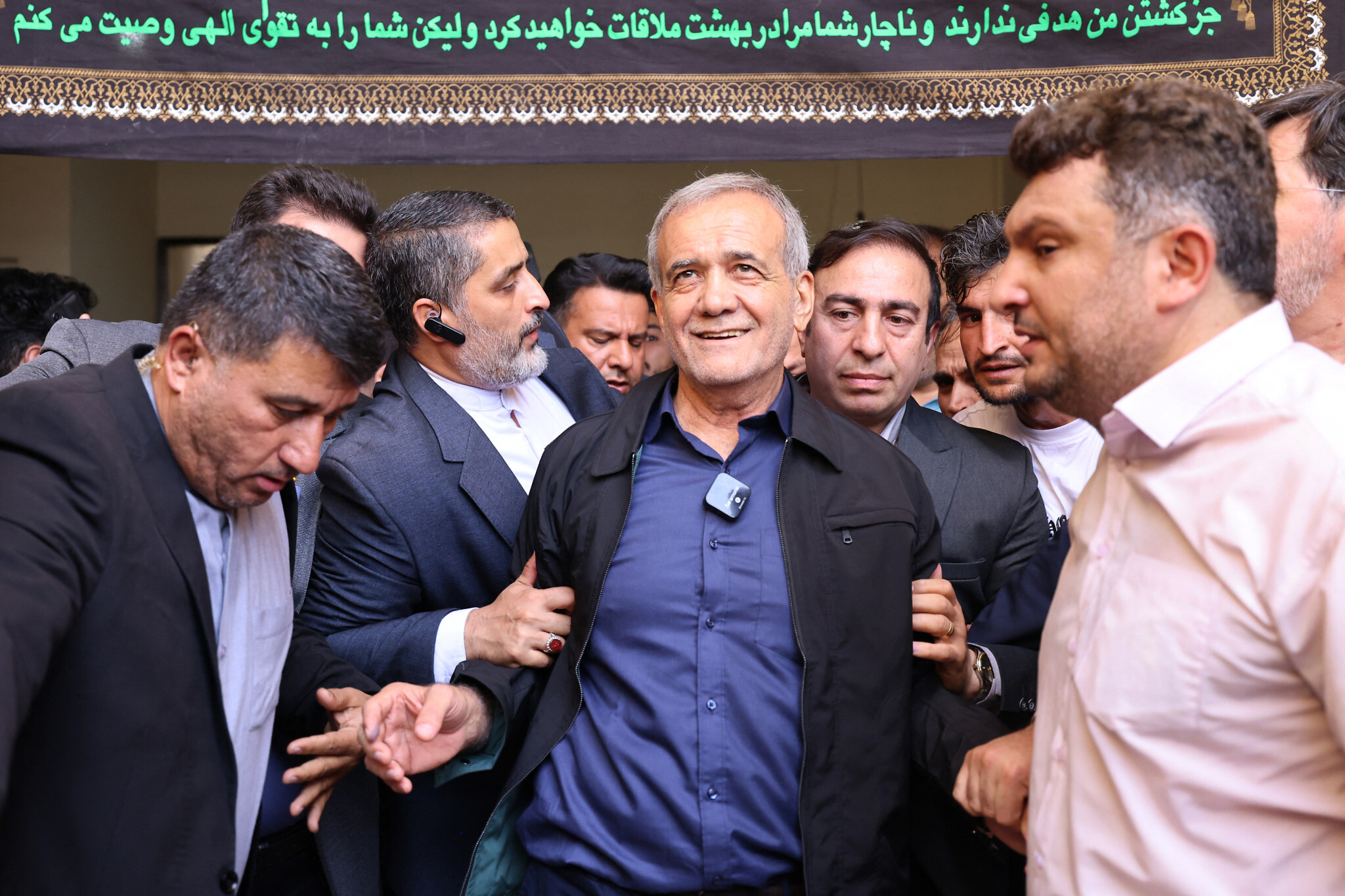 الرئيس الإيراني: الدولة في وضعية "الإفلاس العملي"!