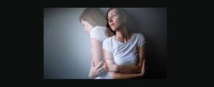 أنصتوا إلى أجسادكم قبل أن تصرخ... طبيب نفسي يحذر: هكذا تتحول الضغوط النفسية إلى أمراض جسدية
