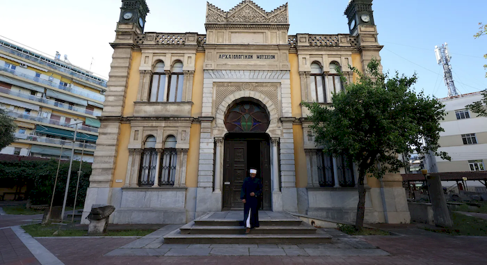 كان مخصصا ليهود أسلموا ظاهريًّا..اليونان تعيد افتتاح مسجد تاريخي مغلق منذ قرن