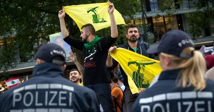 "حزب الله" يجري فحصًا لجينات معارضيه: حل جبهة لبنان في غزة