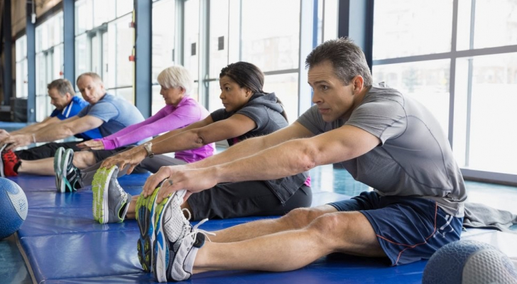 إلى جانب الرياضة... إليك بهذه الحمية للتقليل من دهون البطن الخطيرة! 